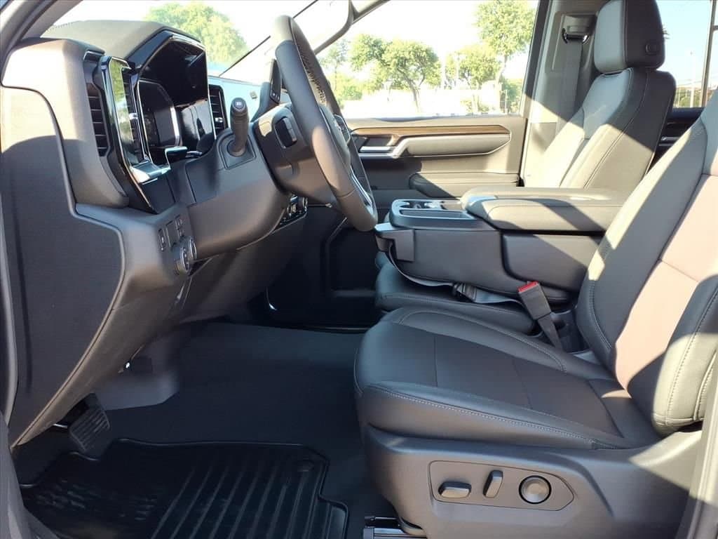 2026 Chevrolet Silverado 1500 - Image 8