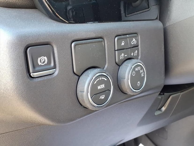 2026 Chevrolet Silverado 1500 - Image 15