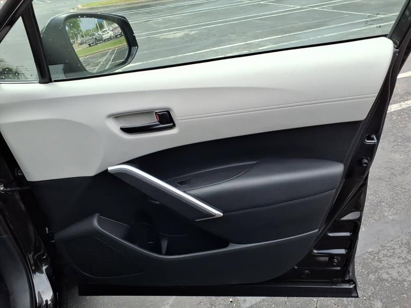 2024 Toyota Corolla Cross - Image 20