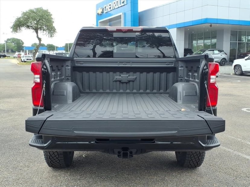 2026 Chevrolet Silverado 1500 - Image 10