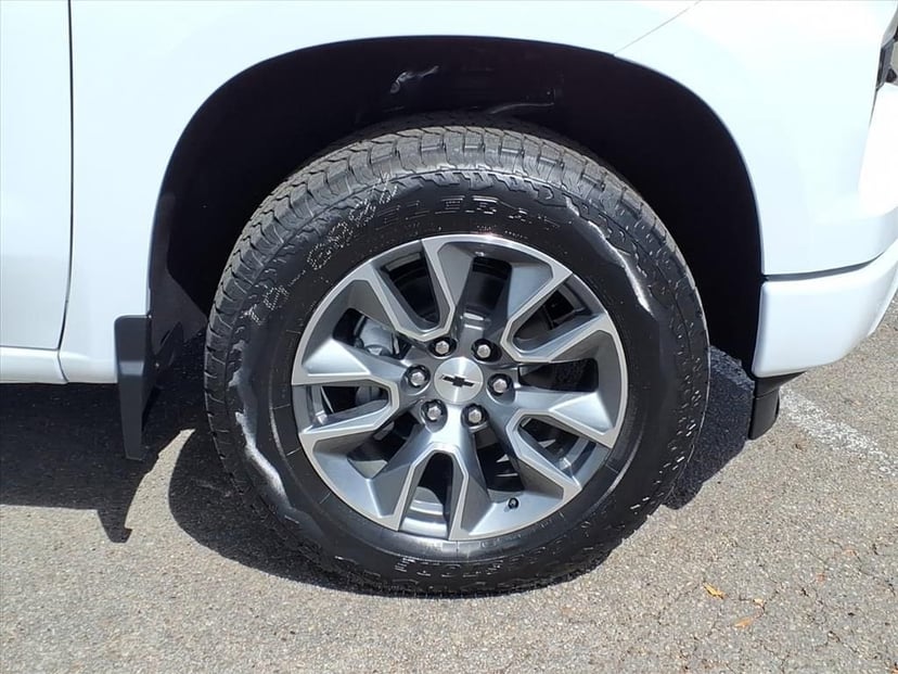 2026 Chevrolet Silverado 1500 - Image 5