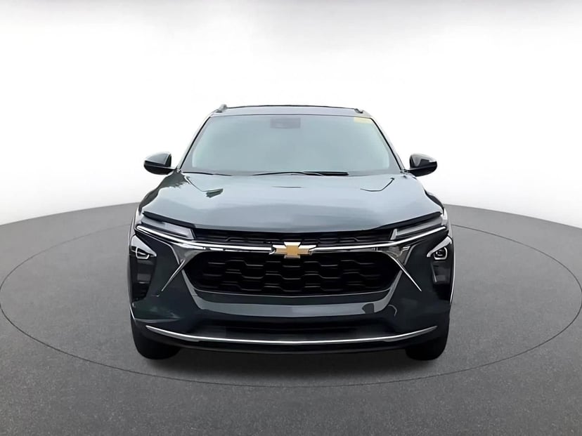 2025 Chevrolet Trax - Image 5