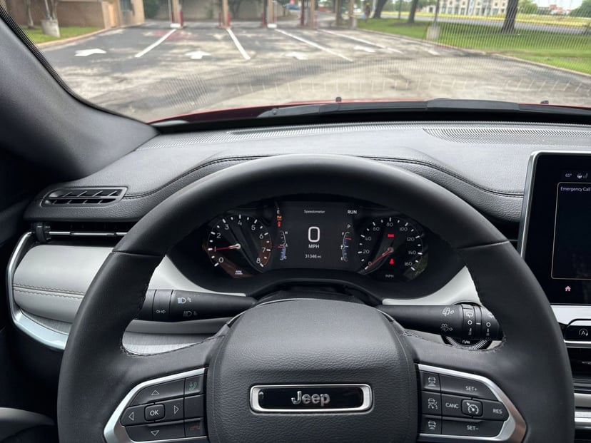 2025 Jeep Compass - Image 29