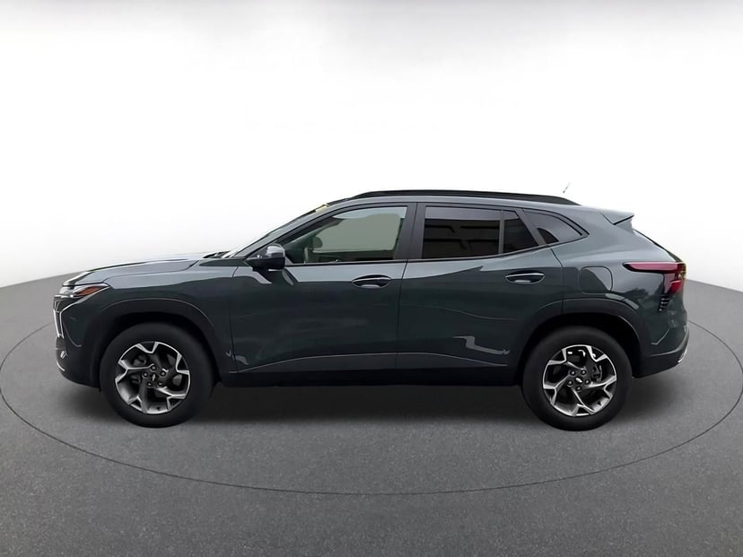 2025 Chevrolet Trax - Image 8