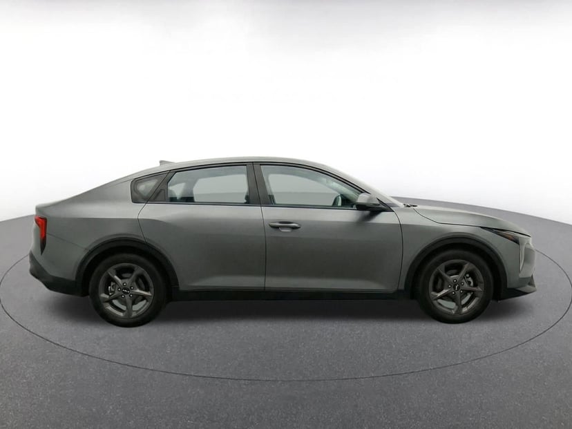 2025 Kia K4 - Image 8