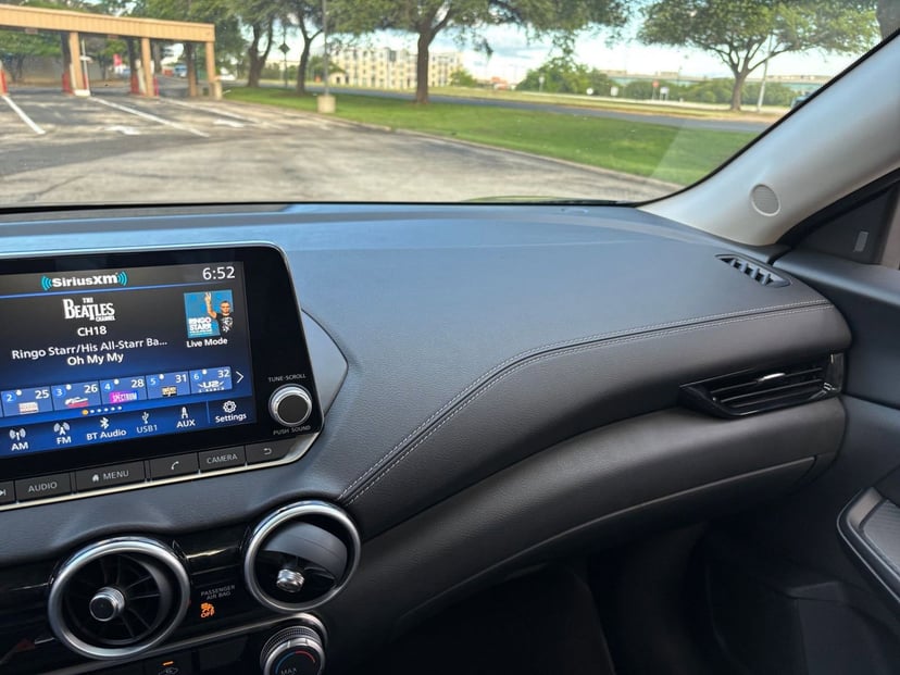 2025 Nissan Sentra - Image 30