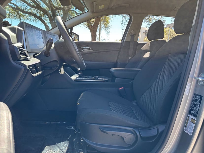 2025 Kia Sportage - Image 22