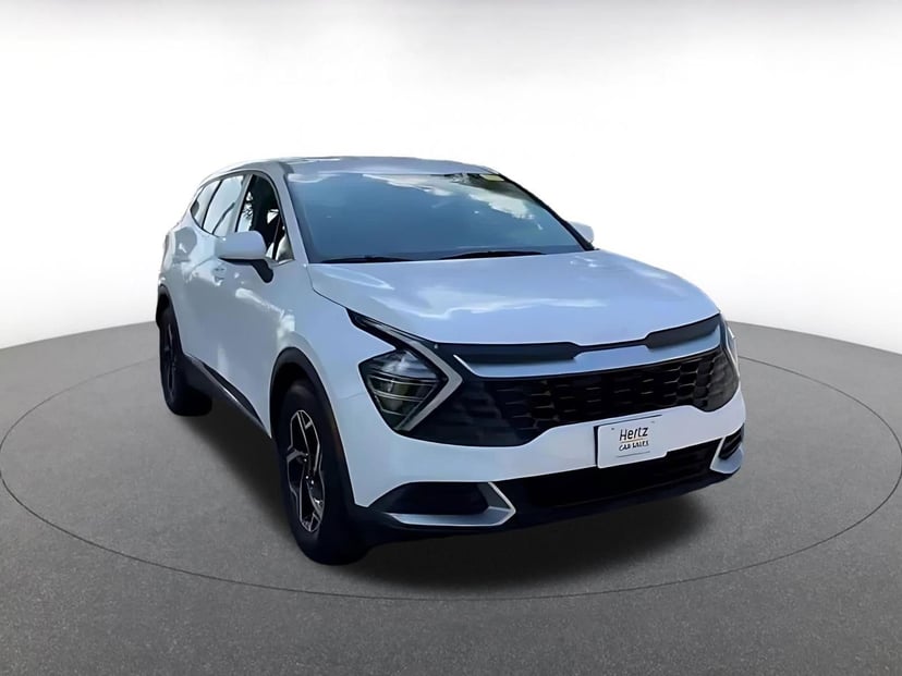 2025 Kia Sportage - Image 3
