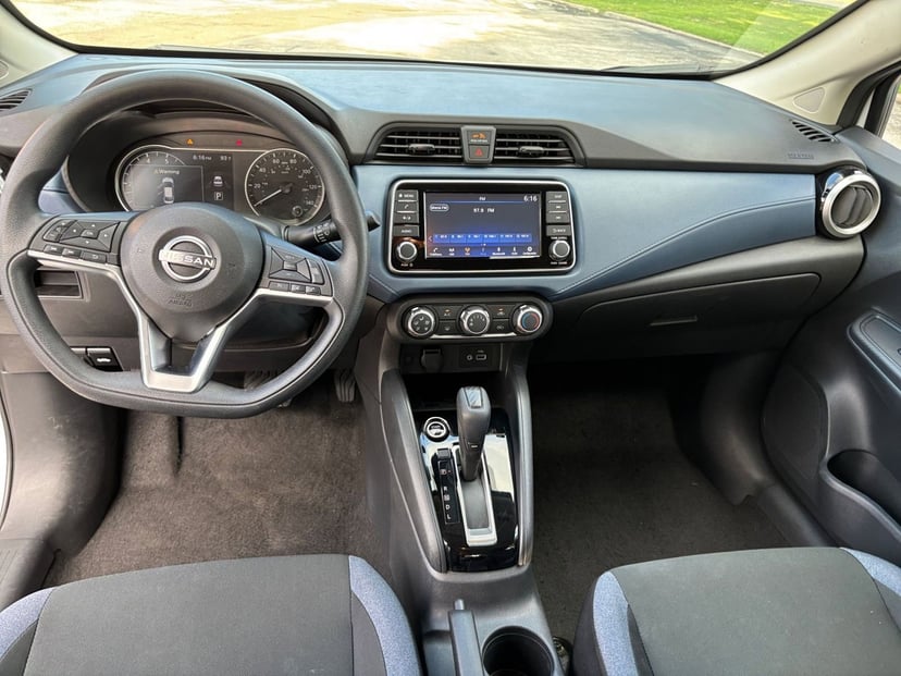 2025 Nissan Versa - Image 28