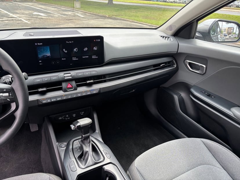 2025 Kia K4 - Image 30
