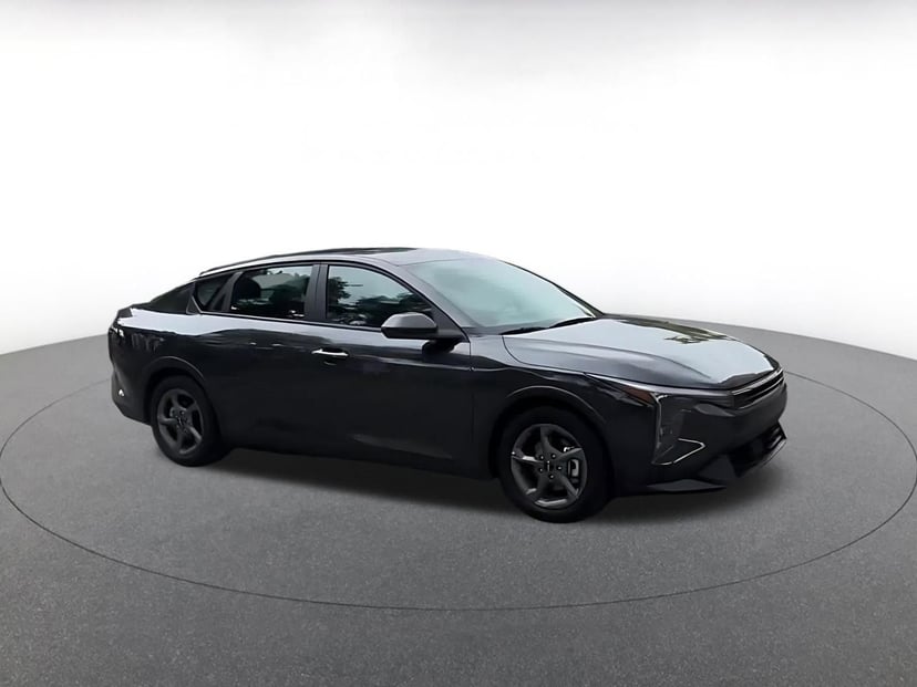 2025 Kia K4 - Image 2