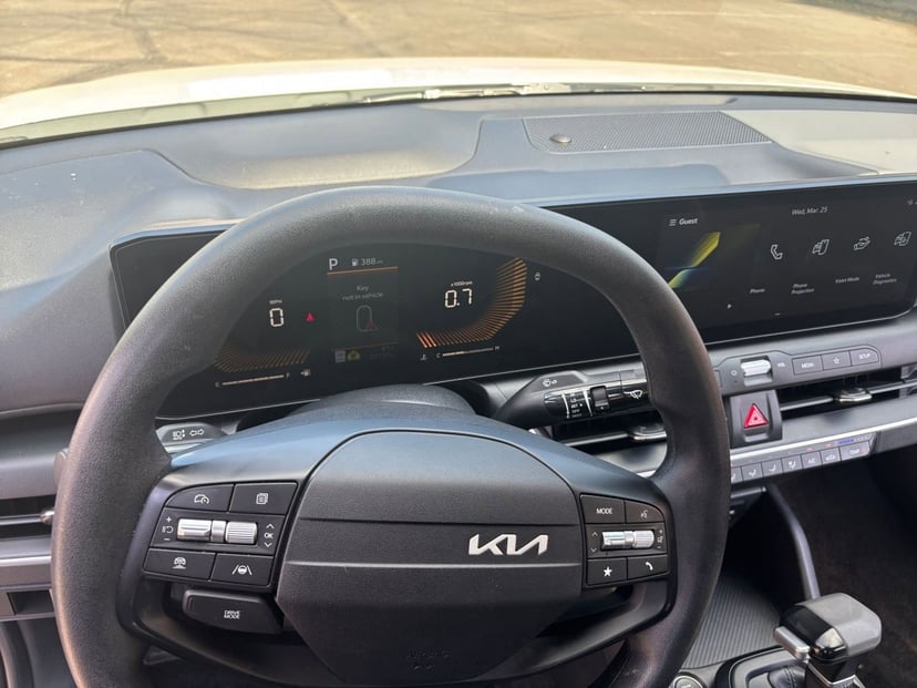 2025 Kia K4 - Image 29