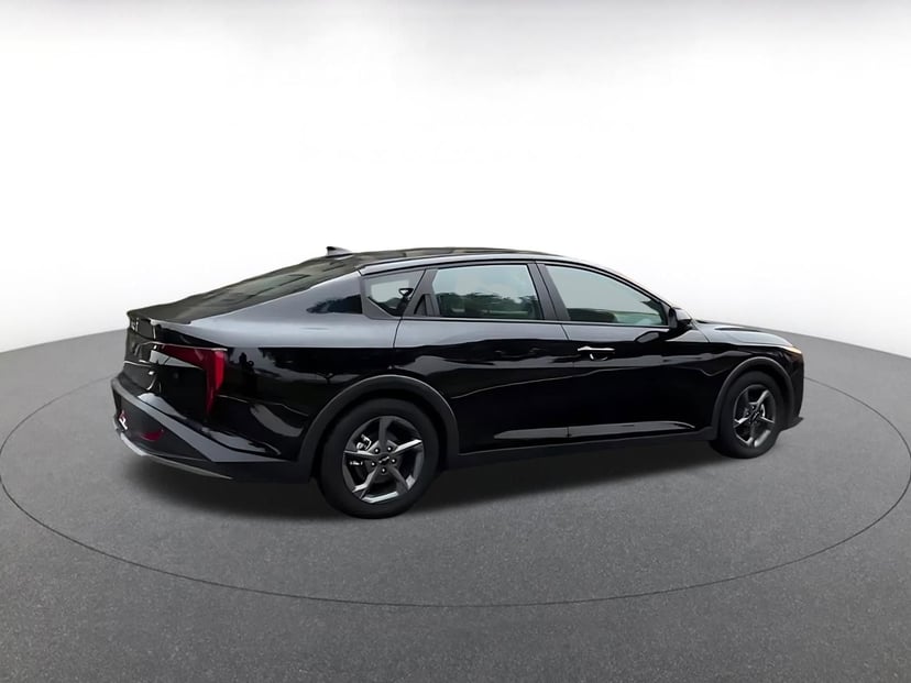 2025 Kia K4 - Image 10