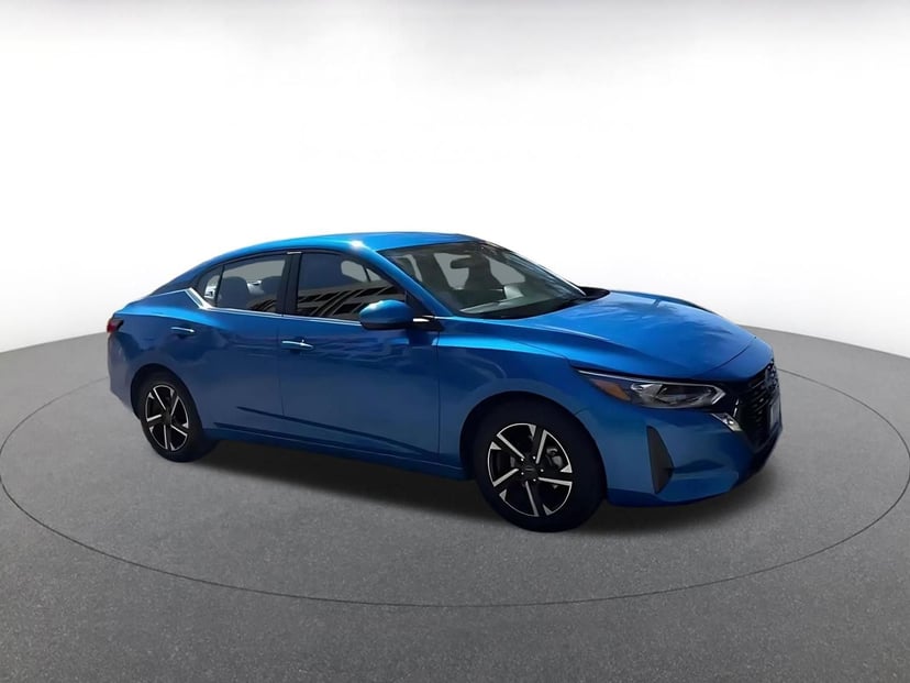 2025 Nissan Sentra - Image 2