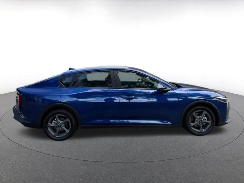 2025 Kia K4 - Image 16