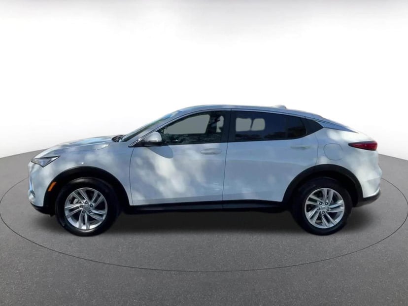 2025 Buick Envista - Image 8