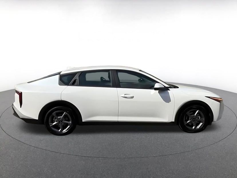 2025 Kia K4 - Image 16