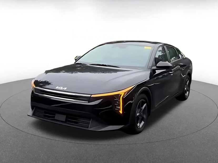 2025 Kia K4 - Image 3