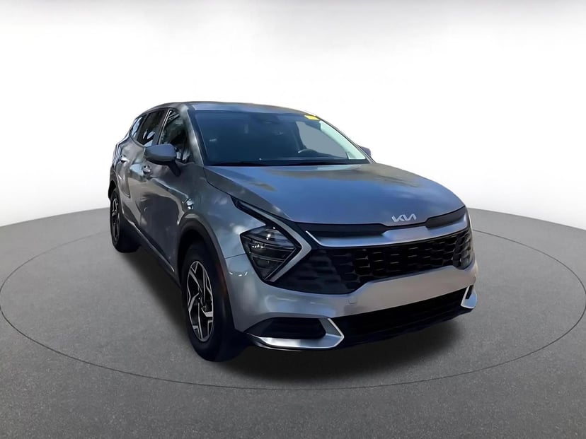 2025 Kia Sportage - Image 3