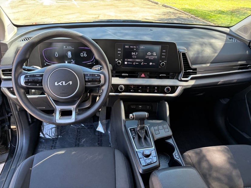 2025 Kia Sportage - Image 28