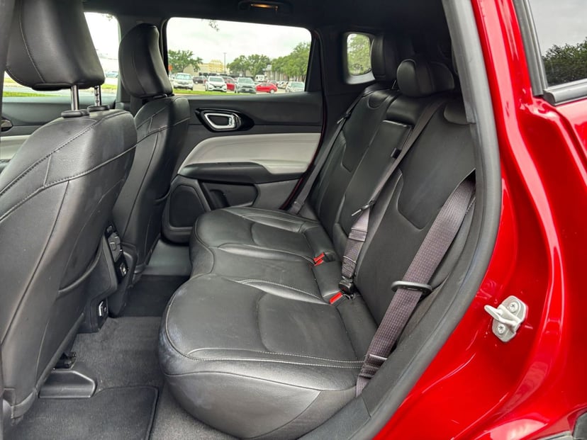 2025 Jeep Compass - Image 21