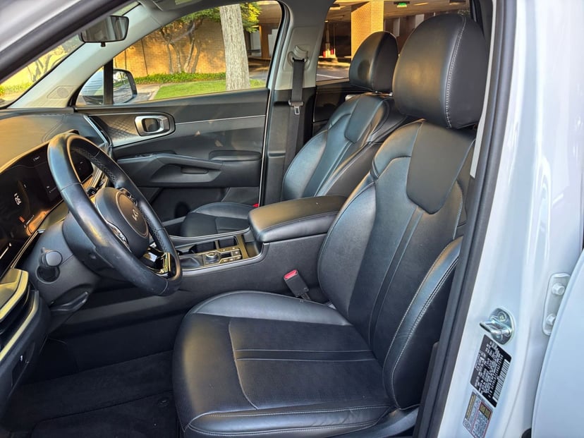 2024 Kia Sorento - Image 32