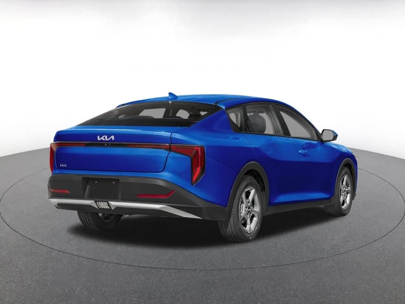 2025 Kia K4 - Image 2