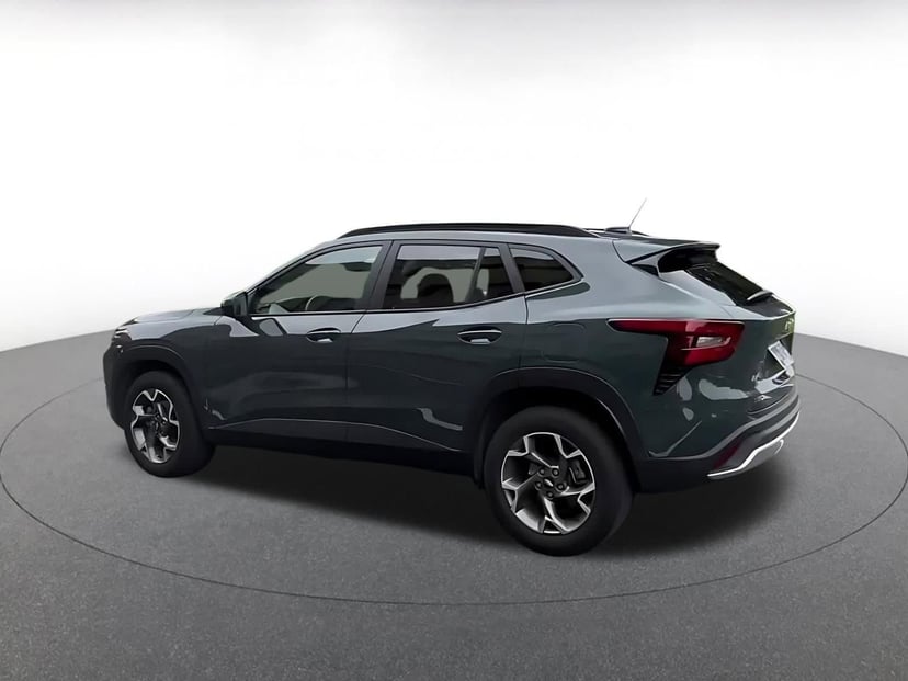2025 Chevrolet Trax - Image 10