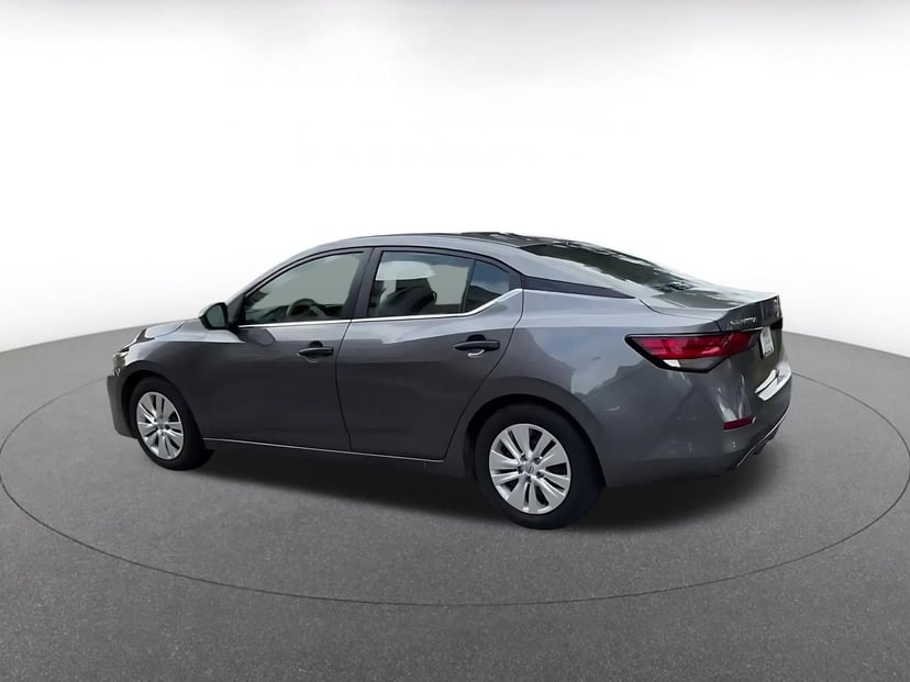 2025 Nissan Sentra - Image 8