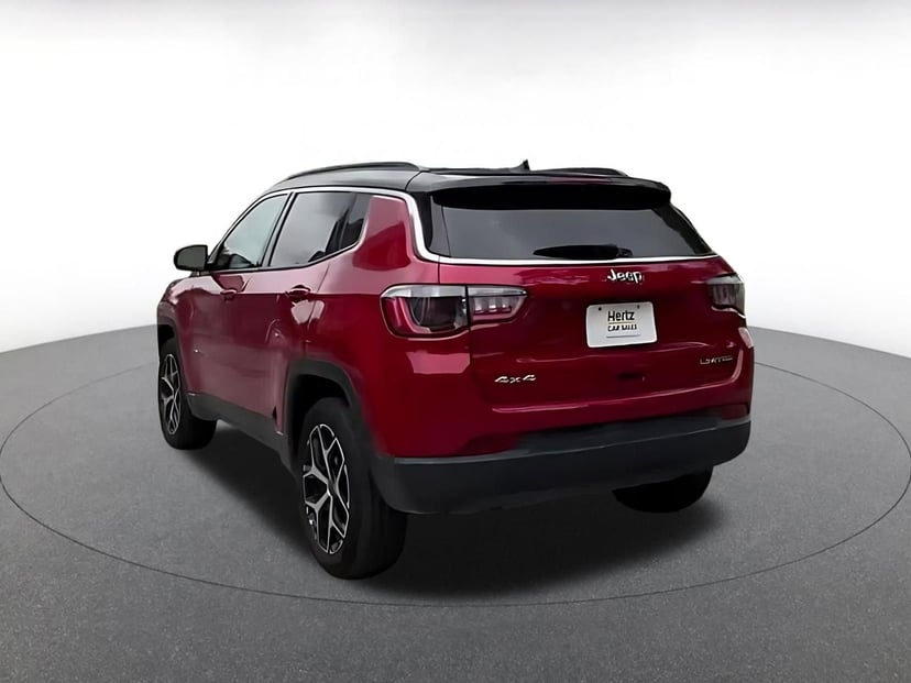 2025 Jeep Compass - Image 10