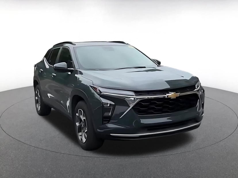 2025 Chevrolet Trax - Image 3