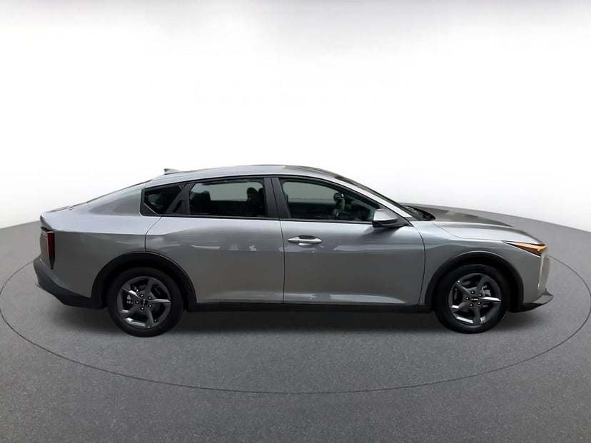 2025 Kia K4 - Image 16