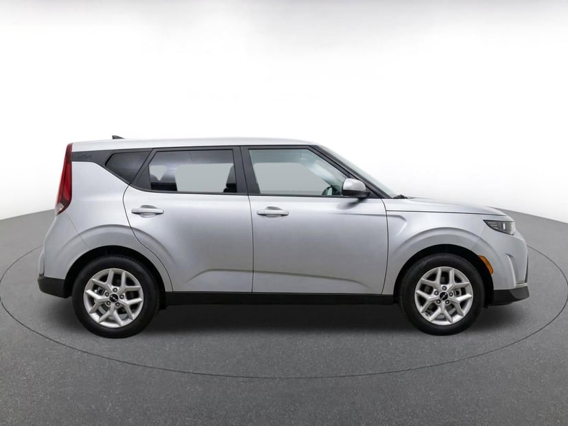 2025 Kia Soul - Image 10