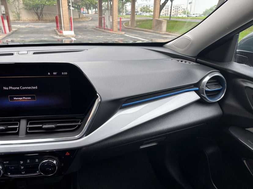 2025 Chevrolet Trax - Image 30