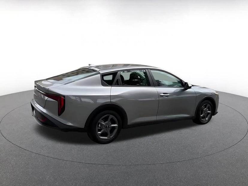 2025 Kia K4 - Image 13