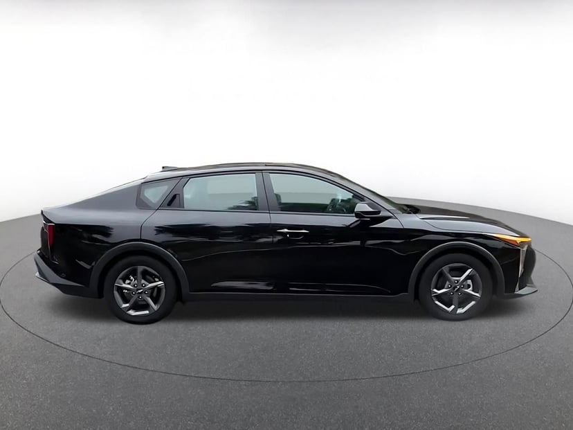 2025 Kia K4 - Image 13