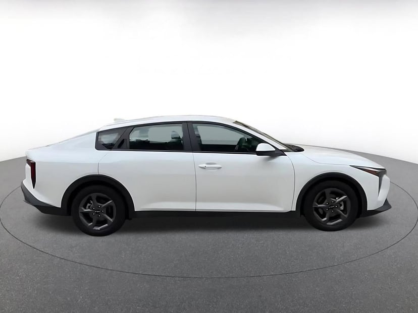 2025 Kia K4 - Image 15