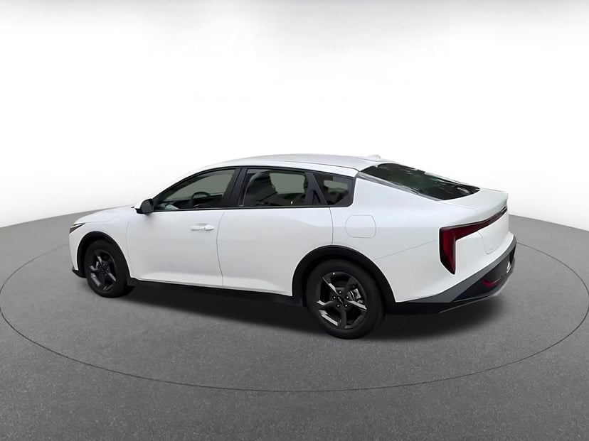2025 Kia K4 - Image 8