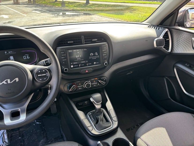 2025 Kia Sportage - Image 32