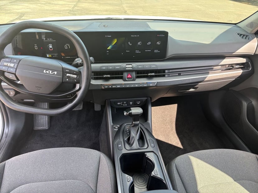 2025 Kia K4 - Image 28