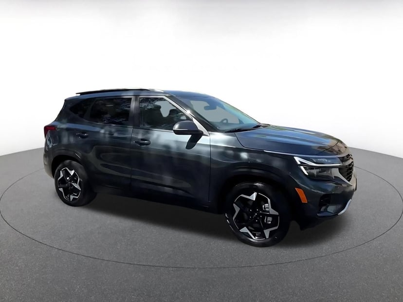 2025 Kia Seltos - Image 2