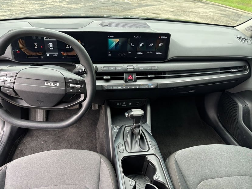2025 Kia K4 - Image 28
