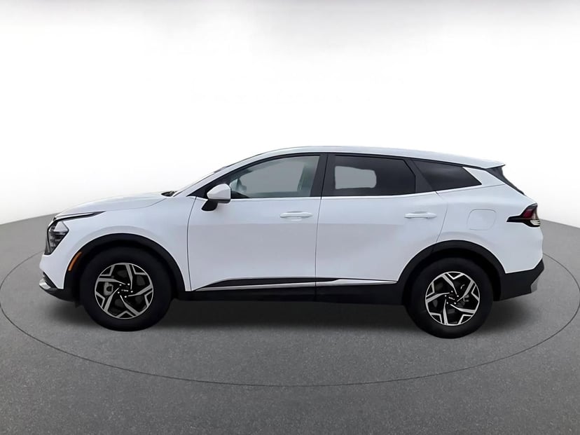 2025 Kia Sportage - Image 10