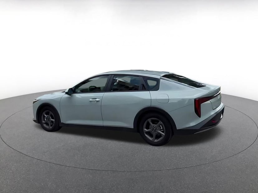 2025 Kia K4 - Image 8