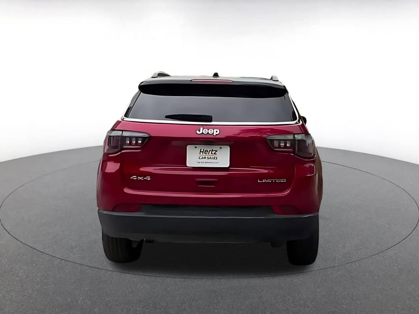 2025 Jeep Compass - Image 11