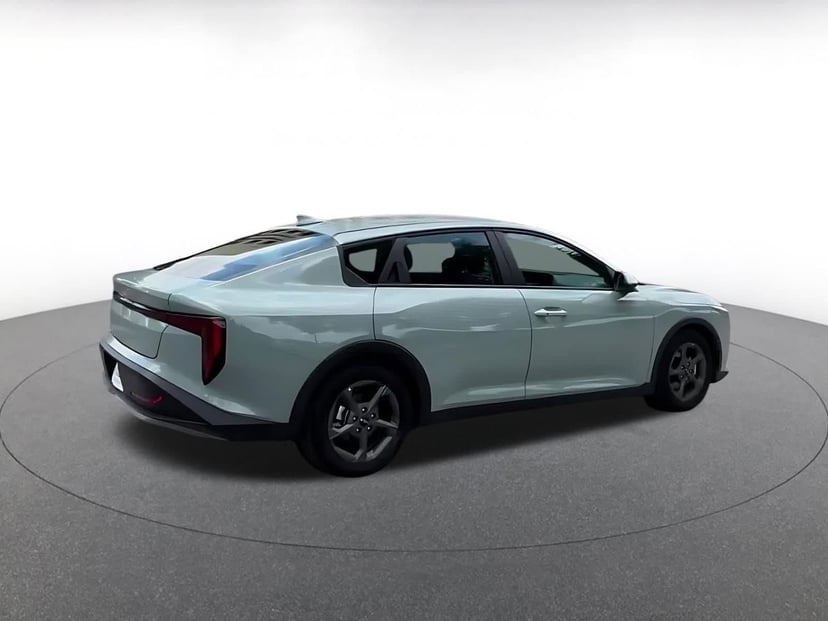2025 Kia K4 - Image 13