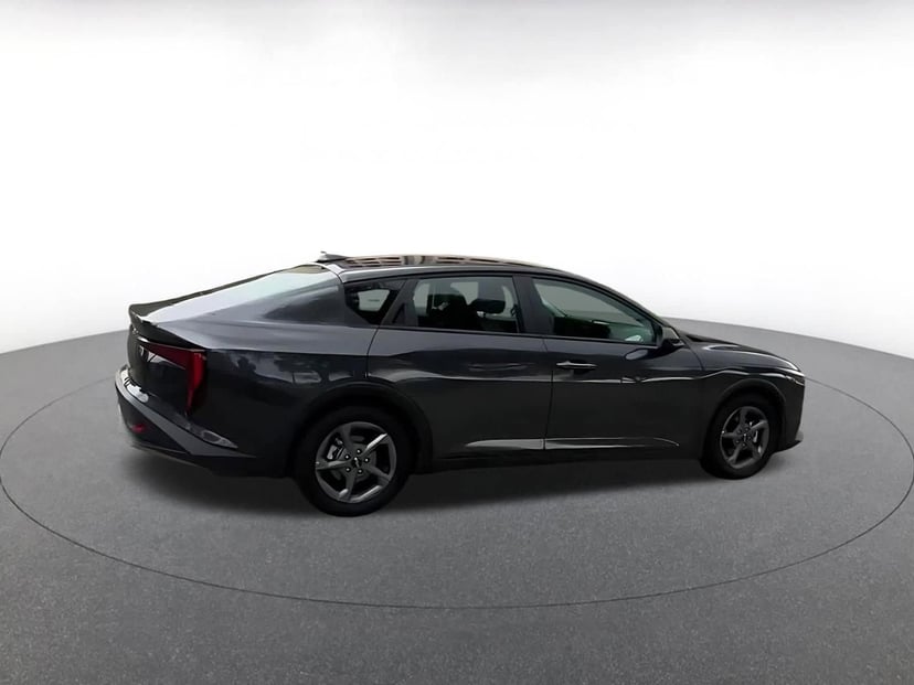 2025 Kia K4 - Image 13
