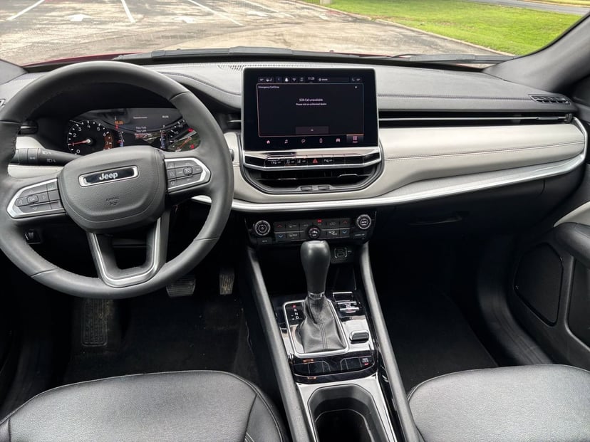 2025 Jeep Compass - Image 28