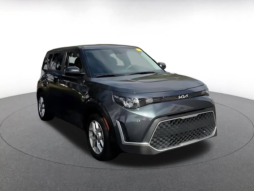 2025 Kia Sportage - Image 3