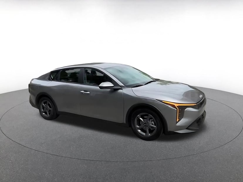 2025 Kia K4 - Image 2